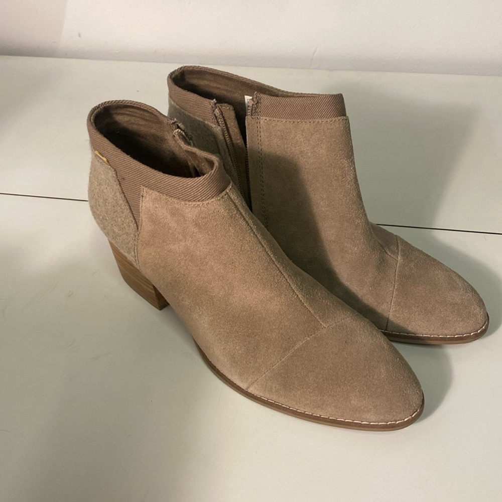 Suede bootie